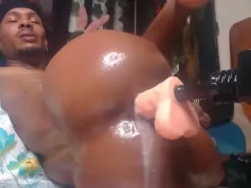 drinklinov – webcam model profile photo Image 14