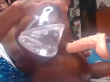 drinklinov – webcam model profile photo Image 15