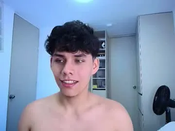 Amylewiss – webcam model profile photo Image 12