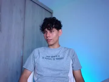 Amylewiss – webcam model profile photo Image 8