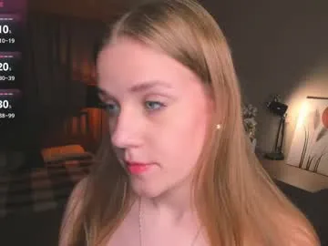 SkyLumen – webcam model profile photo Image 16