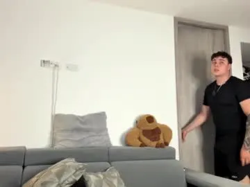 IrisWain – webcam model profile photo Image 10