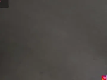 IrisWain – webcam model profile photo Image 11