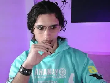 CassieGil – webcam model profile photo Image 12