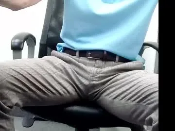 PeachBloom – webcam model profile photo Image 3