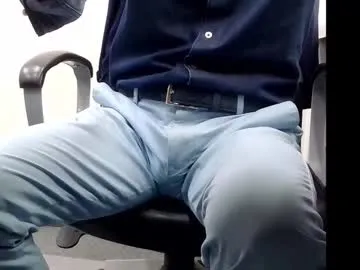 PeachBloom – webcam model profile photo Image 5