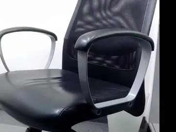 PeachBloom – webcam model profile photo Image 9