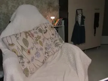 SkyLumen – webcam model profile photo Image 11