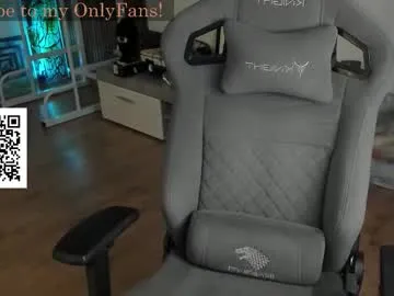 CassieGil – webcam model profile photo Image 13