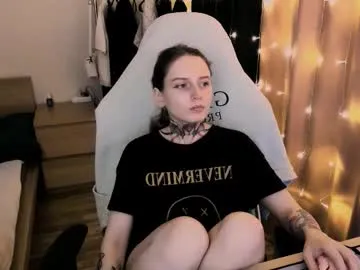 AmyBelmontt – webcam model profile photo Image 4