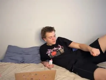 Olsuh – webcam model profile photo Image 18