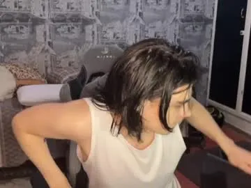 Olsuh – webcam model profile photo Image 2