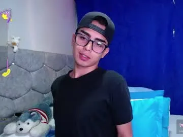 jihoooon_ – webcam model profile photo Image 8