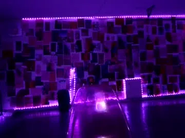 MavisReeve – webcam model profile photo Image 16