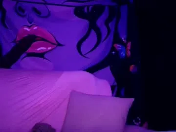 MavisReeve – webcam model profile photo Image 7