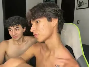 Perfektra – webcam model profile photo Image 3