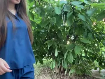 NikkiHollandXXX – webcam model profile photo Image 10