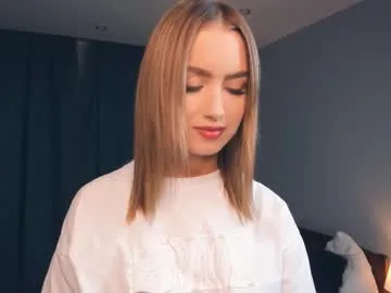 SkyLumen – webcam model profile photo Image 5