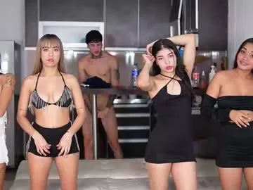 KaraNoir – webcam model profile photo Image 11