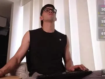 maximohoot – webcam model profile photo Image 13