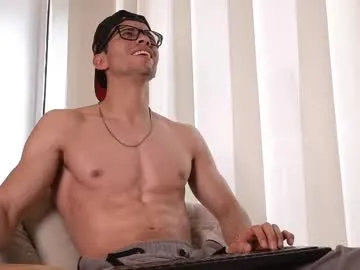 maximohoot – webcam model profile photo Image 18