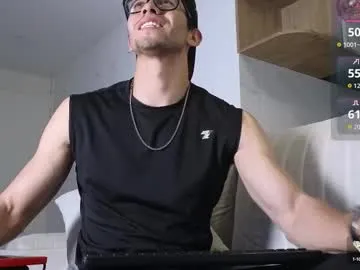 maximohoot – webcam model profile photo Image 8