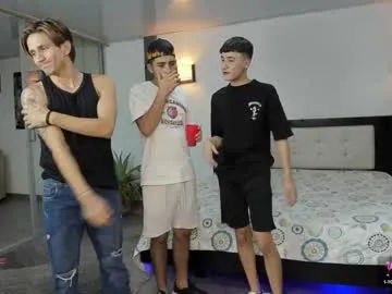 otouhu76 – webcam model profile photo Image 2