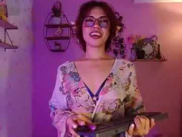 AmyBelmontt – webcam model profile photo Image 14