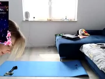 AmyBelmontt – webcam model profile photo Image 6