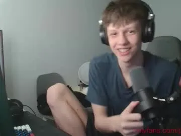 MiraLocks – webcam model profile photo Image 13