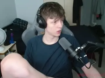 MiraLocks – webcam model profile photo Image 16