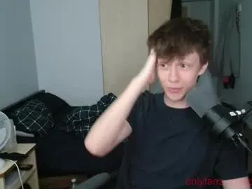 MiraLocks – webcam model profile photo Image 18