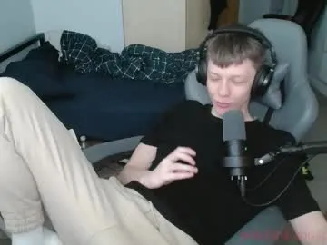 MiraLocks – webcam model profile photo Image 7