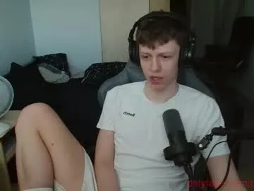 MiraLocks – webcam model profile photo Image 9