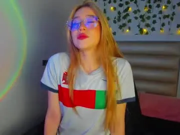 CassieGil – webcam model profile photo Image 8