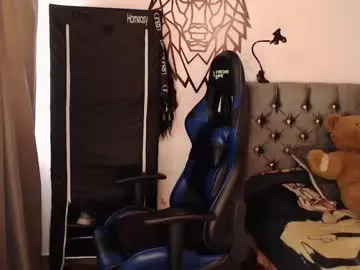 adelineefoxxx – webcam model profile photo Image 12