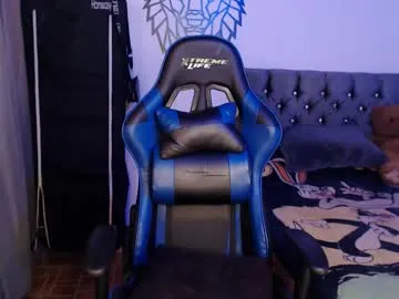 adelineefoxxx – webcam model profile photo Image 9