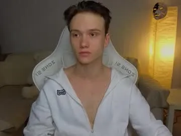 max04 – webcam model profile photo Image 18