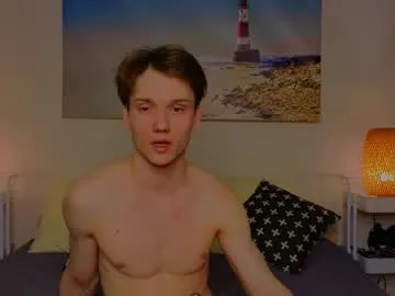 max04 – webcam model profile photo Image 2