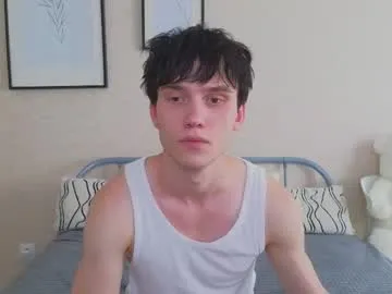 max04 – webcam model profile photo Image 5