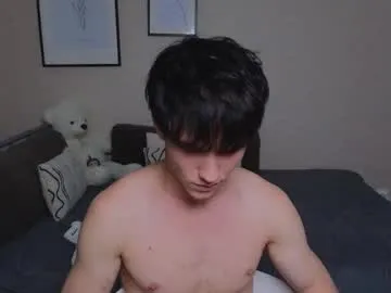 max04 – webcam model profile photo Image 9