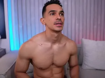 KiraHill – webcam model profile photo Image 6