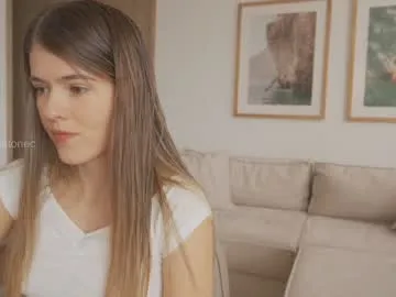 ChloeXSecret – webcam model profile photo Image 16