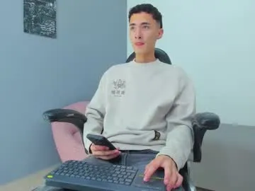 kai101010 – webcam model profile photo Image 14