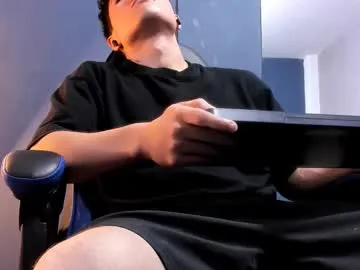 Donovan_Desmond – webcam model profile photo Image 15