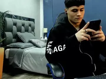 Donovan_Desmond – webcam model profile photo Image 18