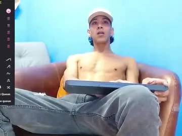 YU-KI00 – webcam model profile photo Image 16