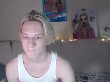 KiraHill – webcam model profile photo Image 3