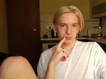 KiraHill – webcam model profile photo Image 7