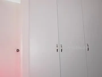 XxAlliGirlNextDoor – webcam model profile photo Image 2